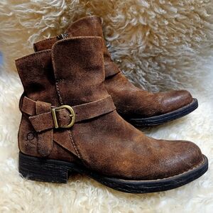Men's BORN Brown Suede Ankle Boots with Buckle Rugged Size 8.5